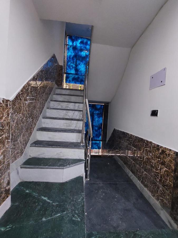 Hotel Twamev Couple Friendly Laxmi Nagar นิวเดลี ภายนอก รูปภาพ