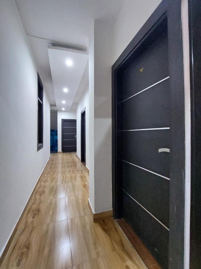 Hotel Twamev Couple Friendly Laxmi Nagar นิวเดลี ภายนอก รูปภาพ
