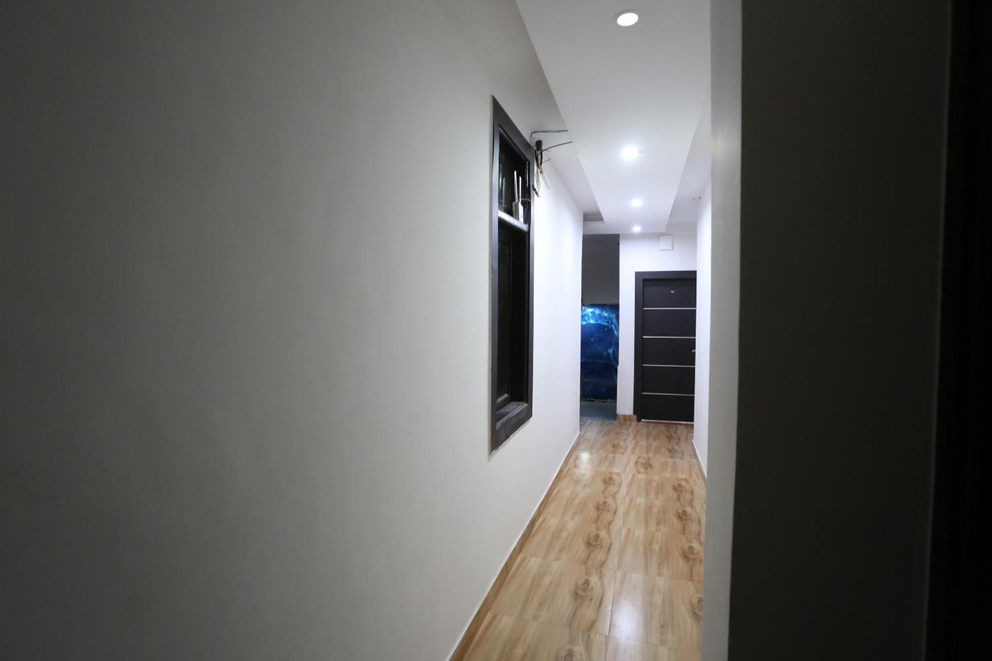 Hotel Twamev Couple Friendly Laxmi Nagar นิวเดลี ภายนอก รูปภาพ