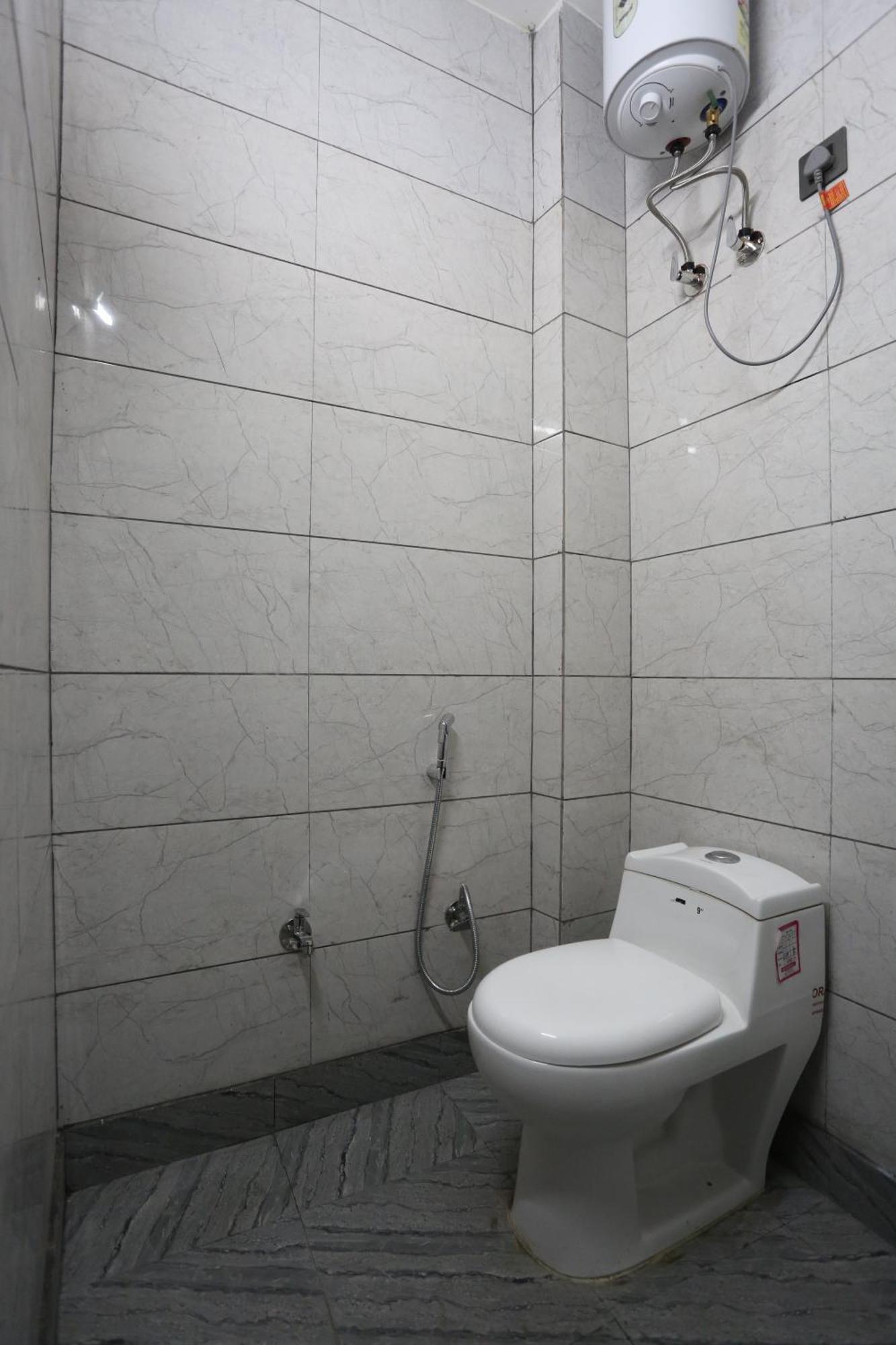 Hotel Twamev Couple Friendly Laxmi Nagar นิวเดลี ภายนอก รูปภาพ