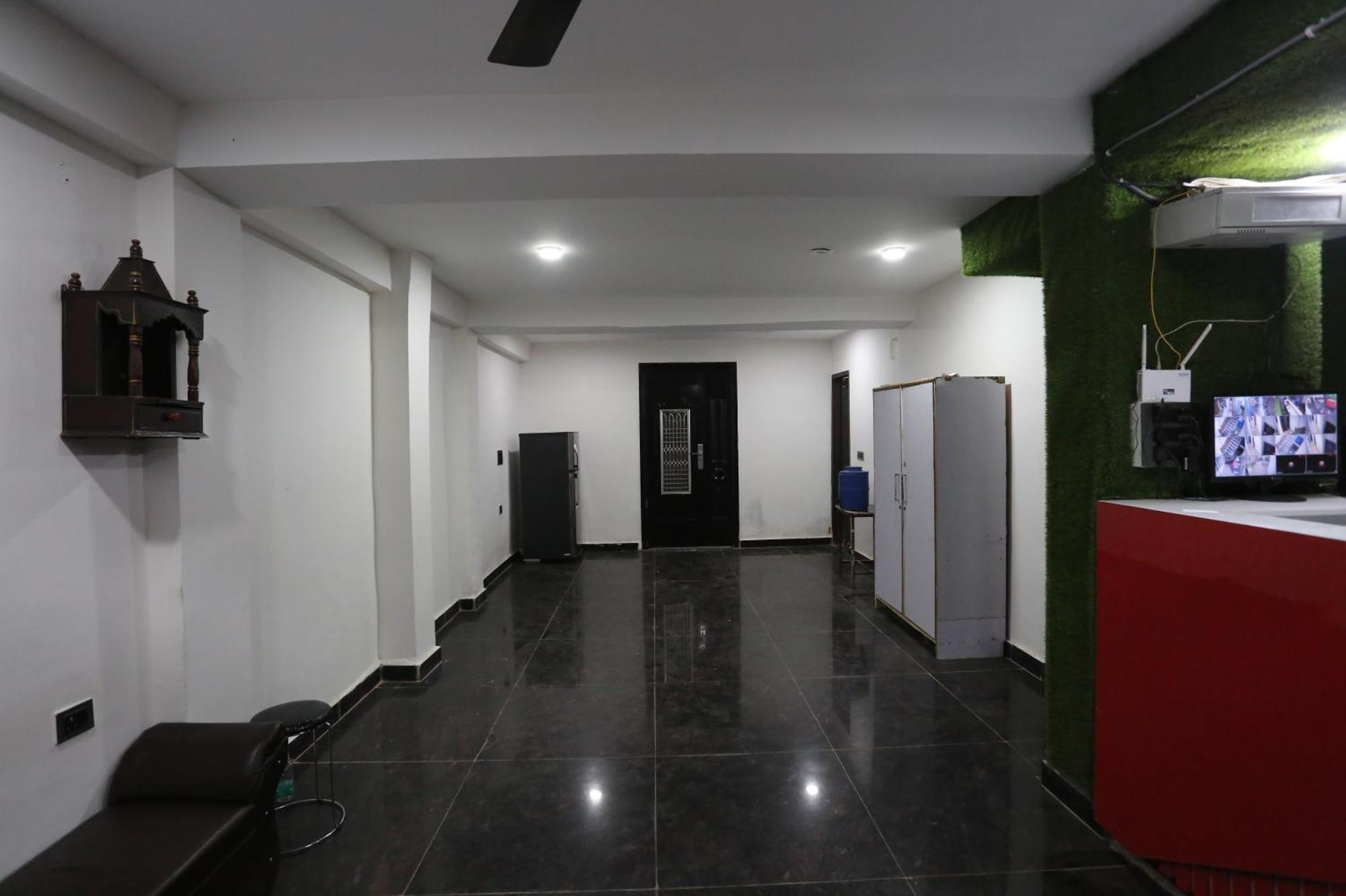 Hotel Twamev Couple Friendly Laxmi Nagar นิวเดลี ภายนอก รูปภาพ